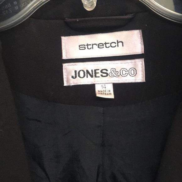 Jones & Co Stretch 2 Button Fully Lined Jacket w/Classic Lapels & Slight Peplum - Picture 15 of 16